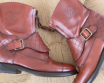 Vintage CHANEL CC Logo Biker Moto Brown Quilted HARNESS Leather Boots 38 us 7 - 7.5