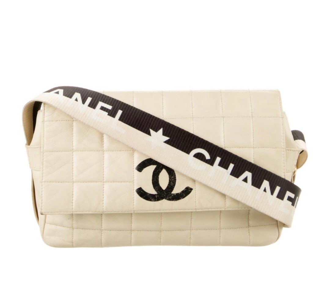 Vintage CHANEL CC Logo Silver Frame Blue Black Quilted Leather 