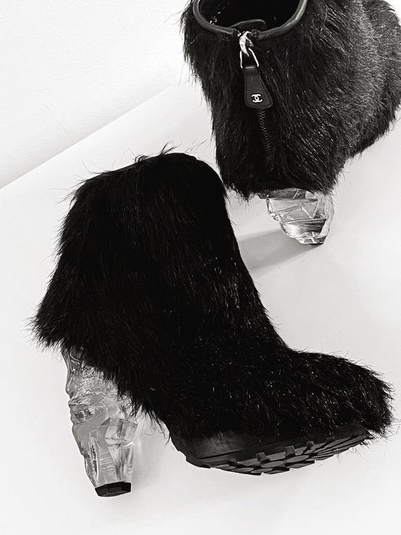 Vintage CHANEL Black Fantasy Fur ICICLE Heels RUN… - image 2