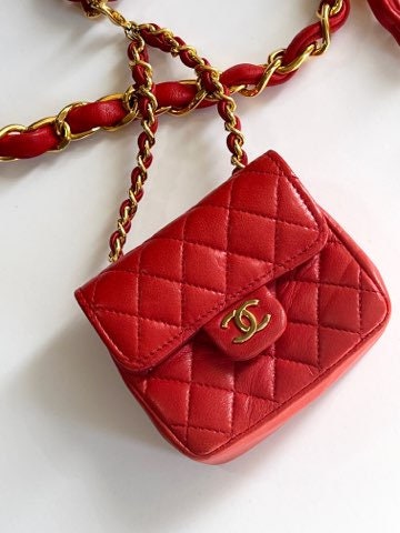 Vintage 90s CHANEL CC Red Quilted Leather Gold Chain Fanny 