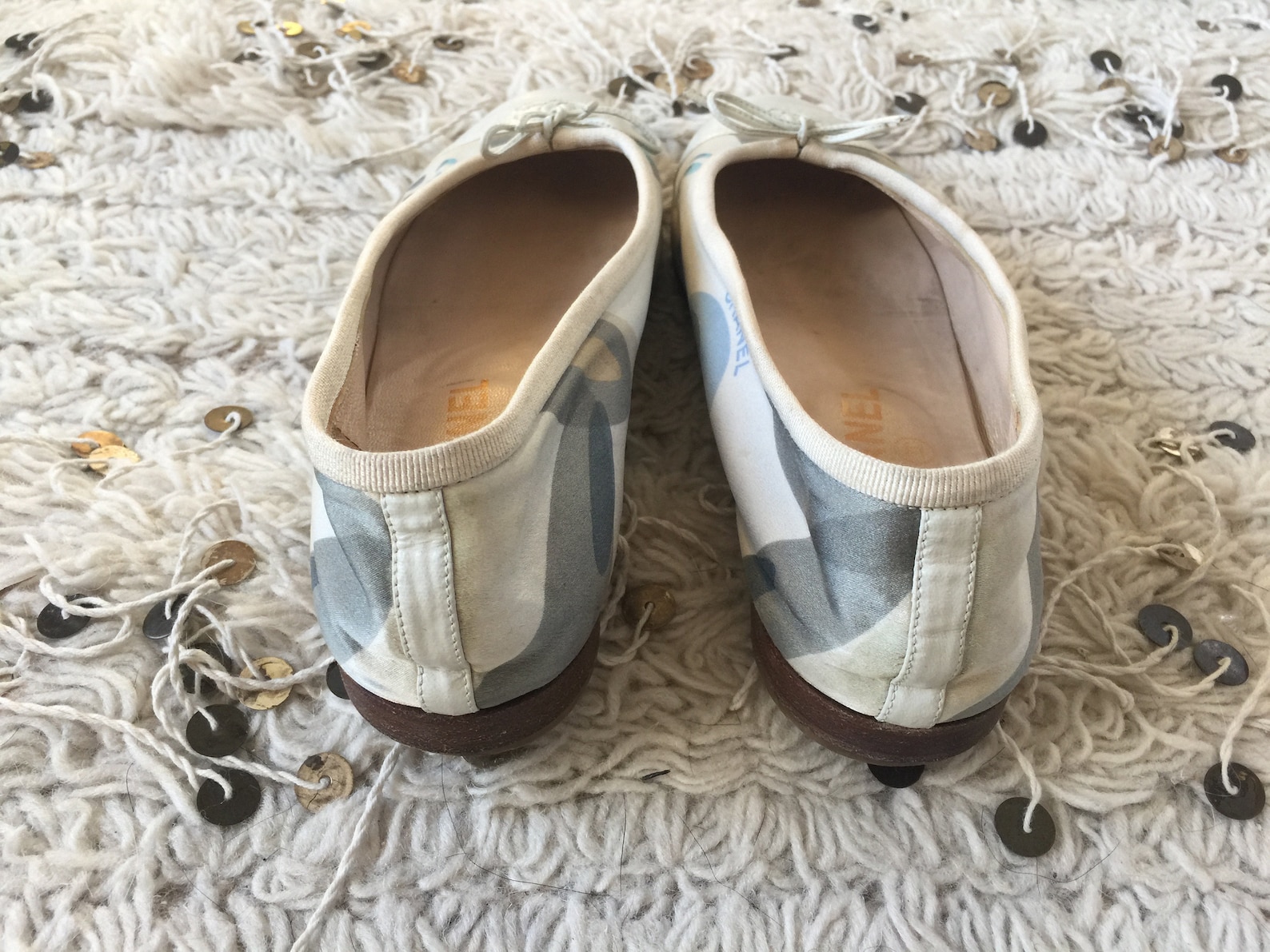 vintage chanel monogram cc logos script retro print & white leather cap toe ballet flats sandals slides slip on shoes eu 39 us 7