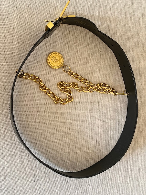 Vintage 90's CHANEL PARIS Gold Chain Black Leathe… - image 4