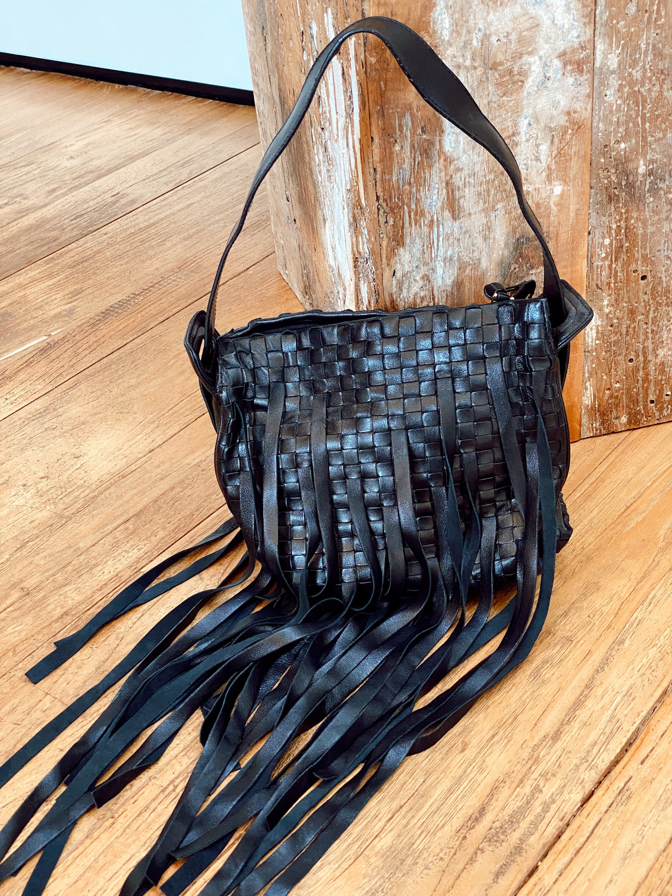 BOTTEGA VENETAフリンジ付き 編みバック BOTTEGA VENETAフリンジ付き 編みバック