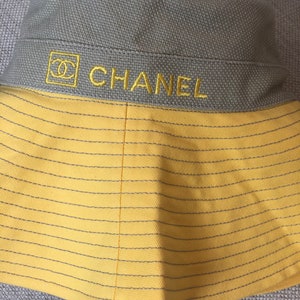 Vintage CHANEL CC Logo Monogram Linen Canvas Yellow Large Bucket Sun Beach Hat Visor image 3