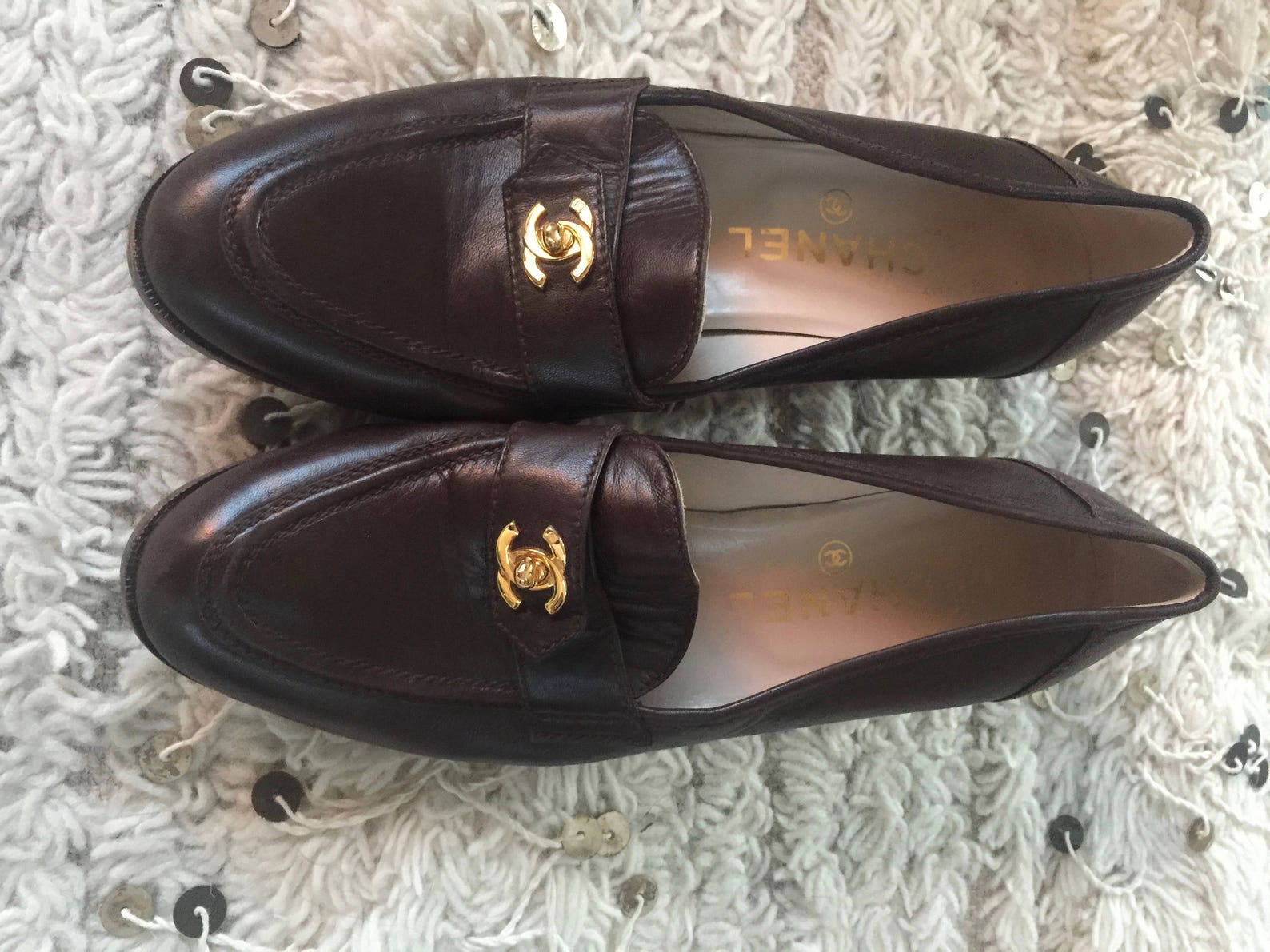 vintage chanel cc turnlock logo brown leather loafers flats driving shoes smoking slippers ballet flats eu 37 us 6 - 6.5