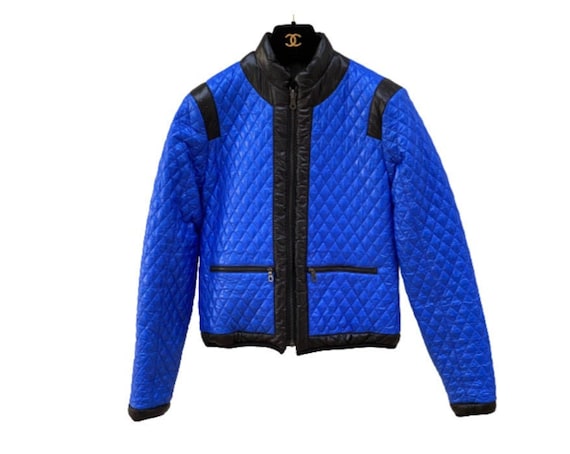 Vintage 90s CHANEL CC Monogram Logo Blue Black Quilted Puffer -  Sweden