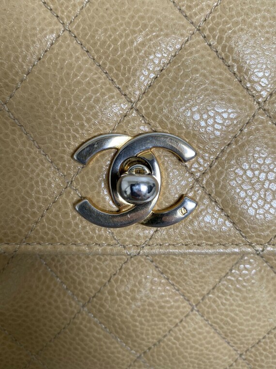 Vintage 90s CHANEL CC Turnlock Beige Caviar Leath… - image 4