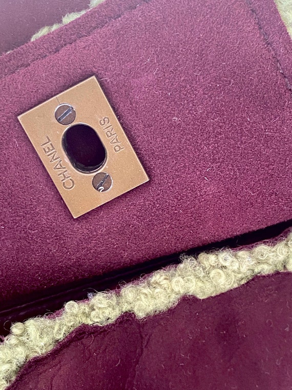 Vintage 90's CHANEL CC TURNLOCK Dark Brown Suede / Green Shearling