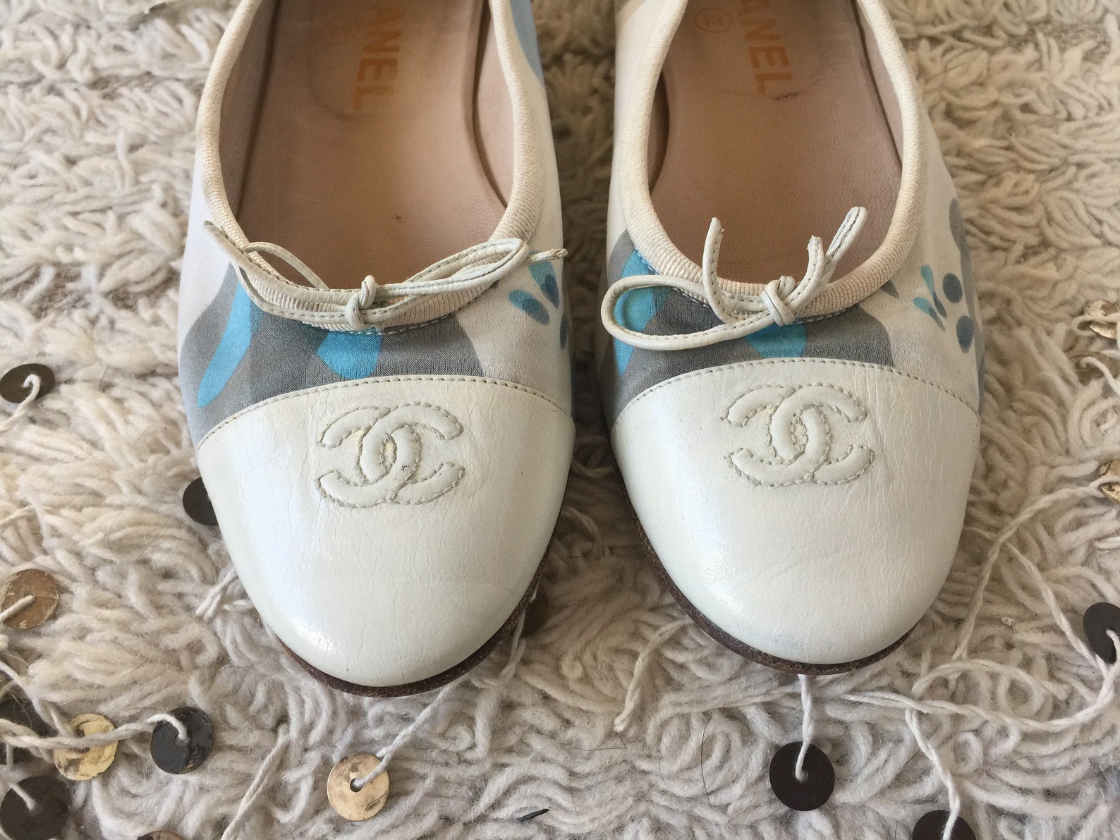 vintage chanel monogram cc logos script retro print & white leather cap toe ballet flats sandals slides slip on shoes eu 39 us 7