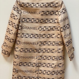 Vintage CHANEL Chain Print CC Logo Buttons SILK Beige Trench Jacket Dress Coat with Belt eu 40 , us 8, S M image 4