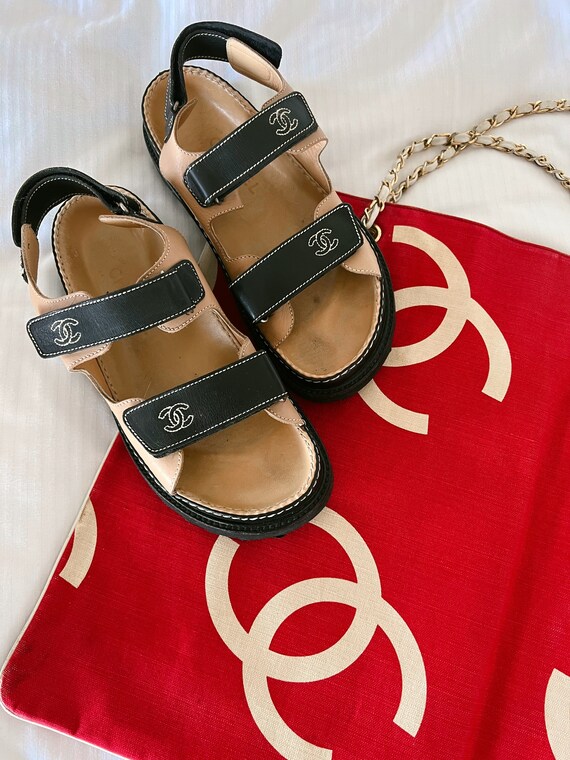 Vintage CHANEL CC Monogram Logo DAD Velcro Brown Black Leather - Etsy Finland Vintage CHANEL CC Monogram Logo DAD Velcro Brown Black Leather - Etsy Finland