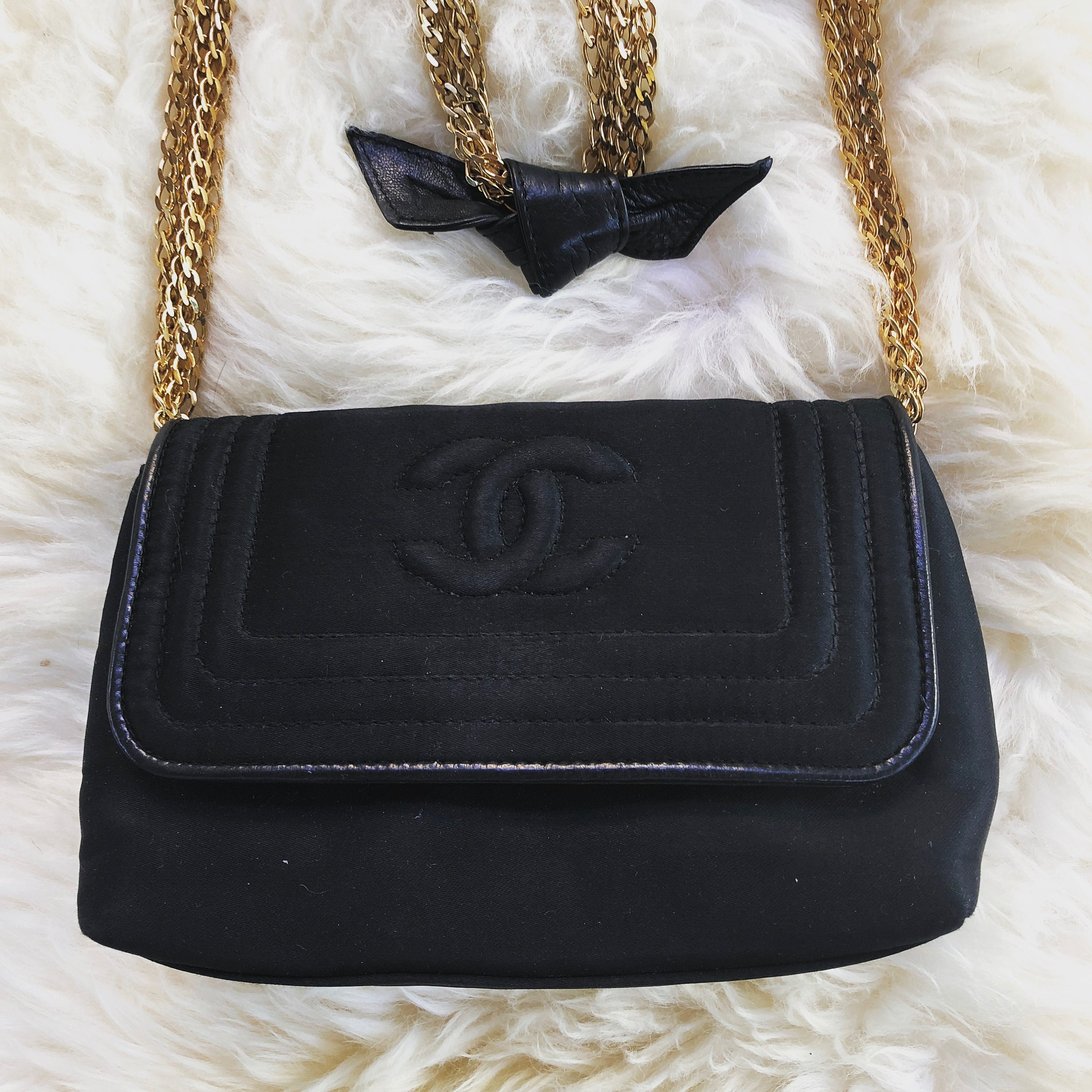 Authentic CHANEL Classic Black Calfskin Gold Chain Lock Ladies Shoulder Bag  for Sale in Virginia Beach, VA - OfferUp