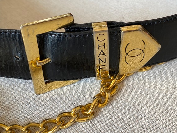 Vintage 90's CHANEL PARIS Gold Chain Black Leathe… - image 6