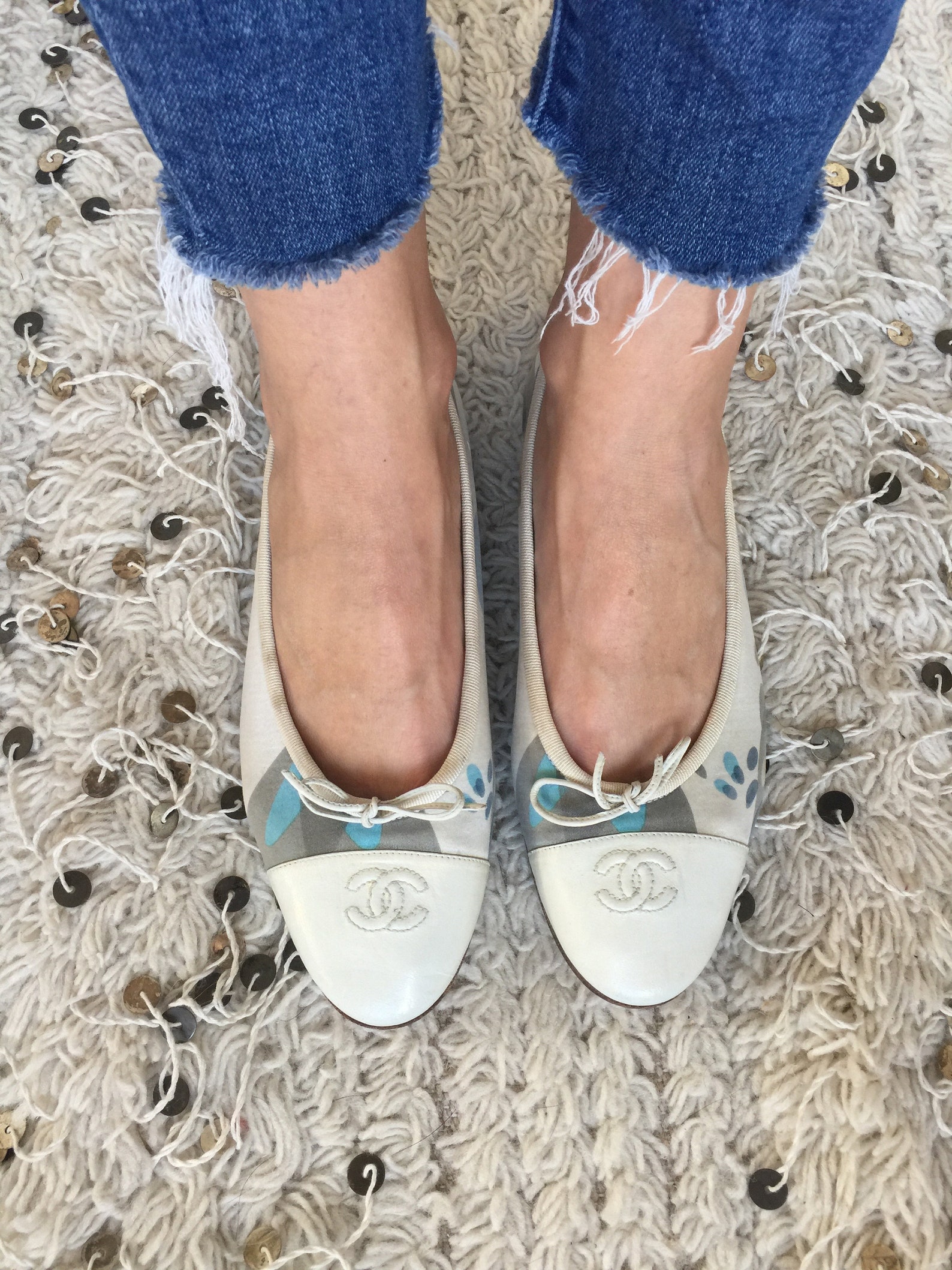 vintage chanel monogram cc logos script retro print & white leather cap toe ballet flats sandals slides slip on shoes eu 39 us 7