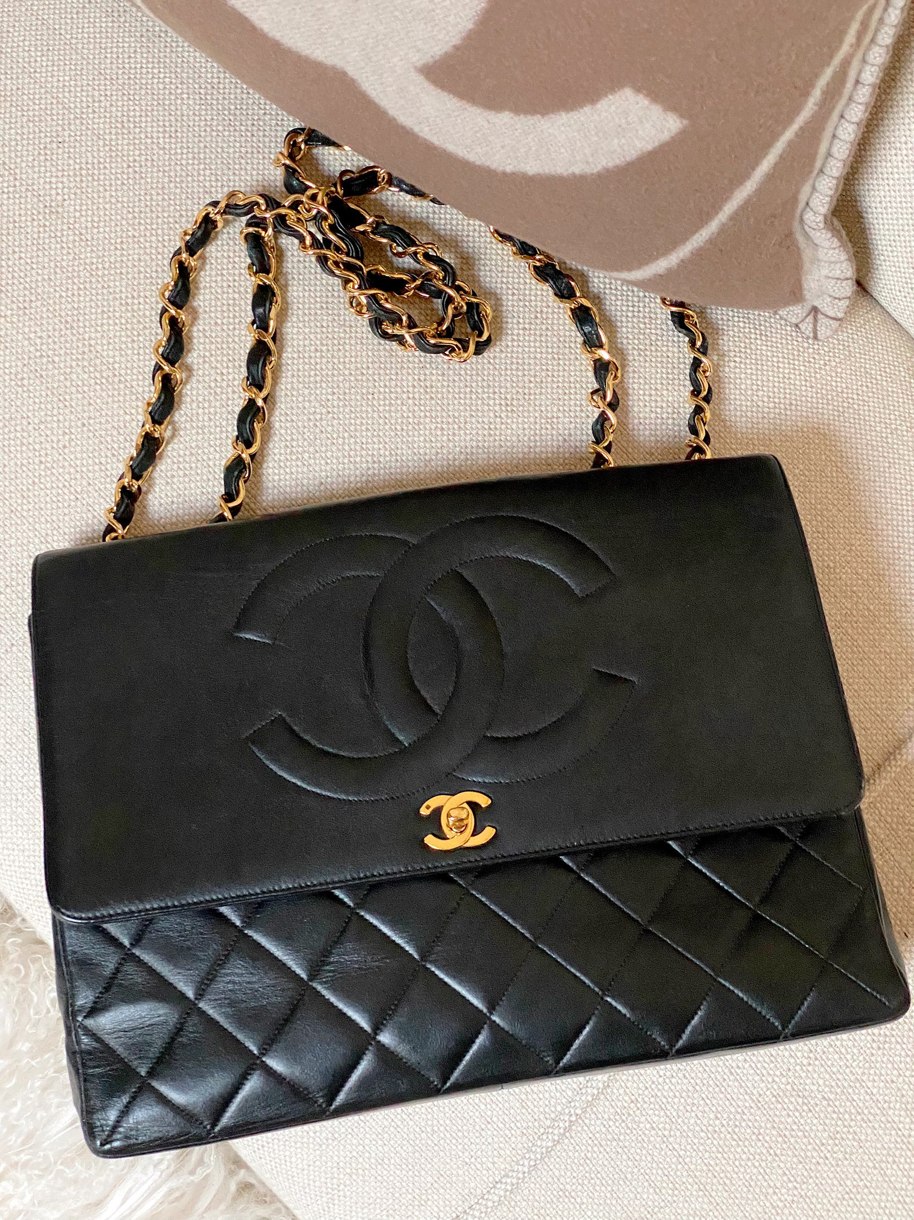Vintage 90 S Chanel Cc Logo Jumbo Turnlock Black Quilted Etsy