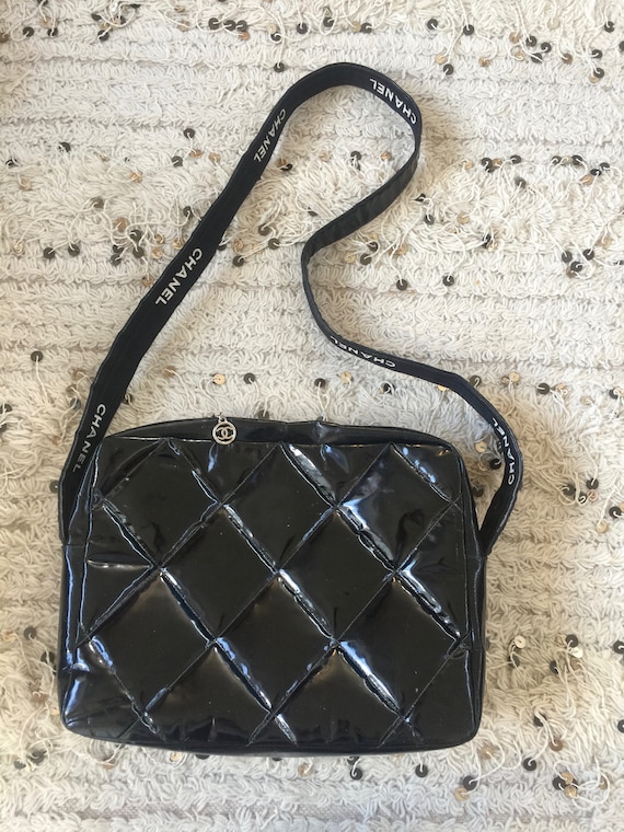 vintage chanel crossbody