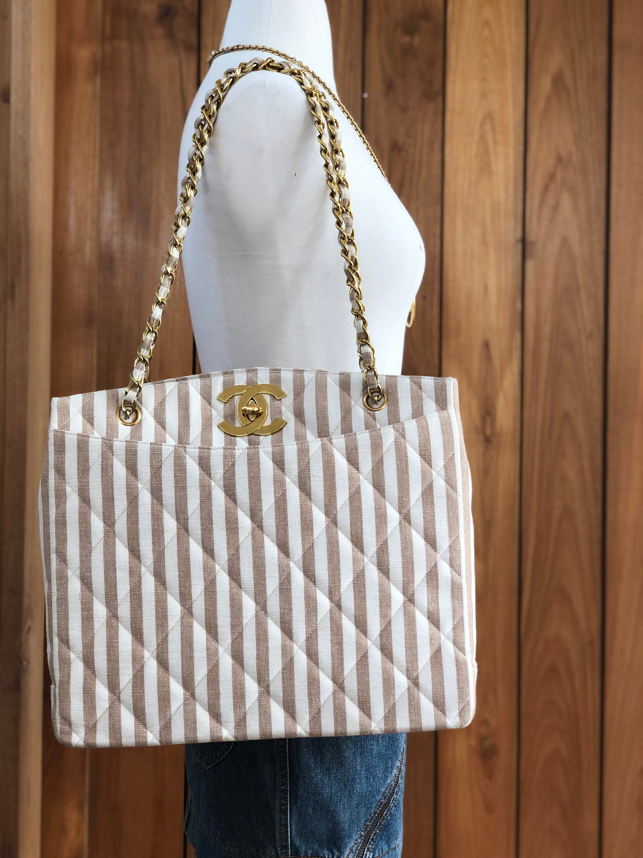 Vintage 90's XL CHANEL Maxi CC Logo Turnlock Beige Gingham quilted Canvas w  Leather details Jumbo Tote Tote Purse Shoulder Bag