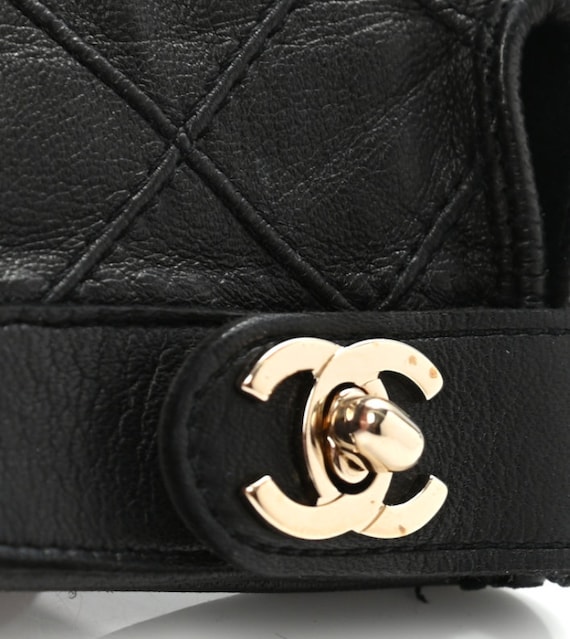 Vintage CHANEL CC Logo TURNLOCK Black Quilted Lea… - image 3