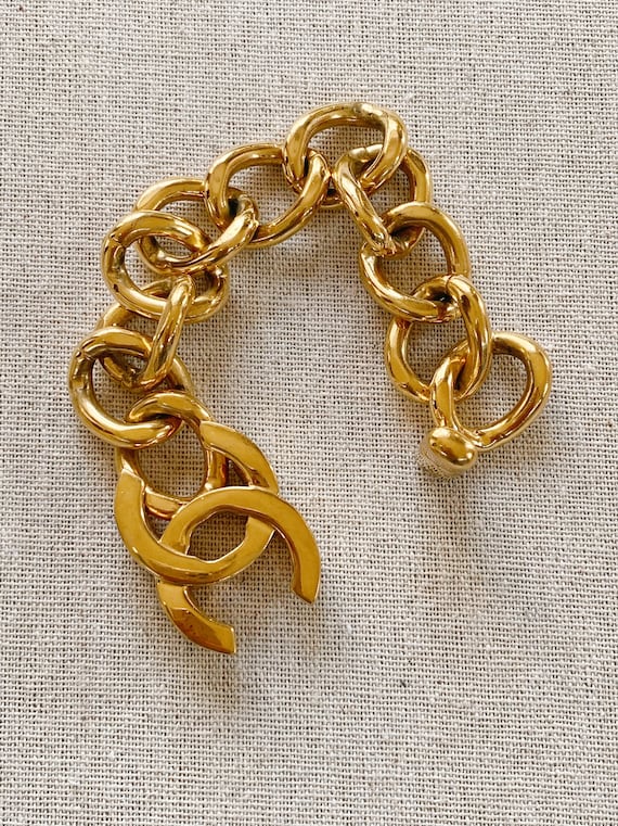 Vintage 96 CHANEL CC Turnlock Logo Thick Chain Bracelet Bangle