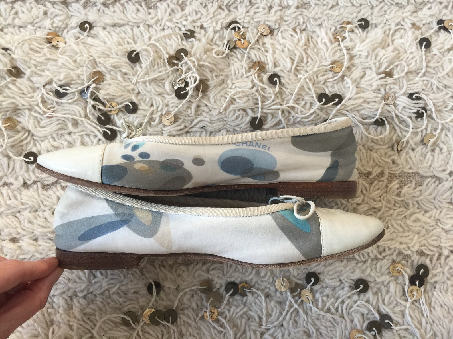 vintage chanel monogram cc logos script retro print & white leather cap toe ballet flats sandals slides slip on shoes eu 39 us 7
