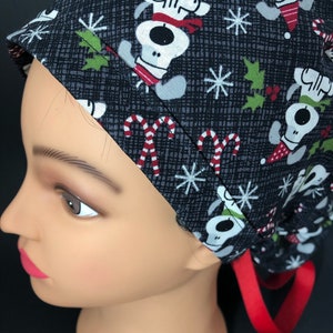 Holiday Pup Kerstmis! Candy Canes Chirurgische Paardenstaart Scrub Hoed of Chirurg Cap Nurse Chefs Doctor RDH Hat RottomBottomDesigns
