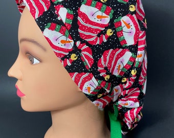 Christmas Scrub Hat: Snowmen Print, Ponytail Style