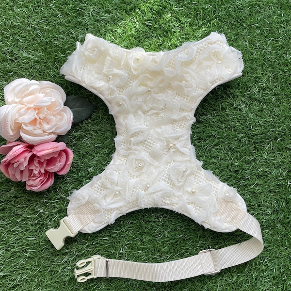 NEW ** Wedding Ivory dog harness lace dog harness cream dog harness floral lace dog harness Pearl dog harness 3D lace dog harness ribbon