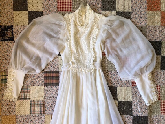 Vintage 1970s Candi Jones of California White Lace