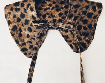 CLOSE TO ME leopard print fancy collar