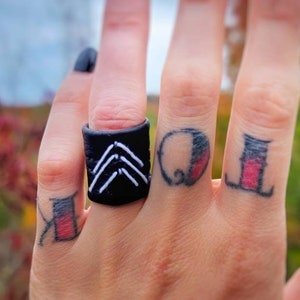 Anillo de sigilo de cuero vegano cosido a mano ASCENSION