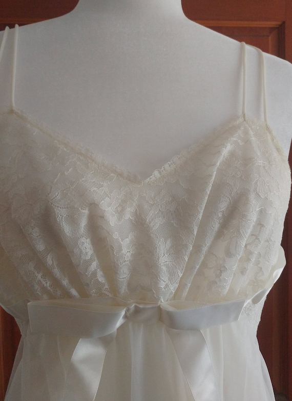 Nightgown- Vanity Fair- Ivory Baby Doll with Chan… - image 6