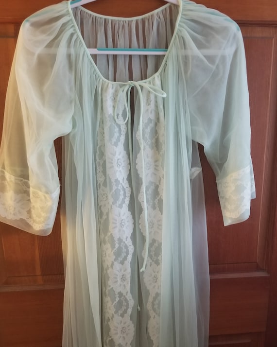 Sheer Robe with Chantilly Lace - Mint Green