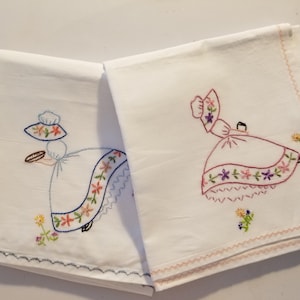 Vintage Dish Towel -Set of 2 Embroidered Bonnet Girls