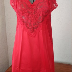 Vintage Slip, Lace &quot;V&quot; Shaped Bodice, Brilliant Red, Gorgeous, Beautiful