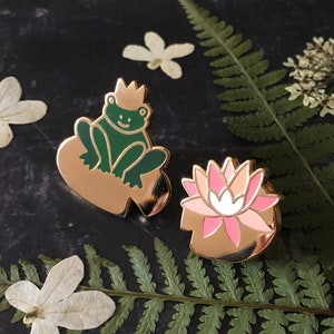 Frog Prince & Lily Pin Set/ Frog Enamel Pin / Valentines Gift / Gold Frog Waterlily Brooch / Stocking Filler / Coral Peach Heart Rubber Pin image 6