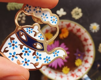 Épingle magique en émail pour théière / Épingle à thé fantaisiste / Broche à thé / Cadeau pour les amateurs de thé / Cadeau pour le thé / Remplisseur de bas