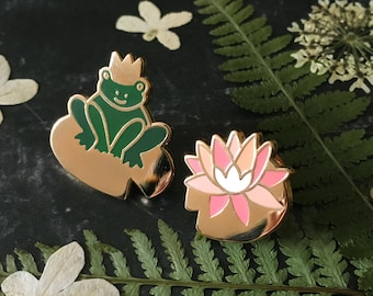 Frog Prince & Lily Pin Set/ Frog Enamel Pin / Valentines Gift / Gold Frog Waterlily Brooch / Stocking Filler / Coral Peach Heart Rubber Pin