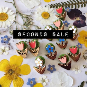 SECONDS SALE Set of 4 Mini Flower Pins / Spring Floral Enamel Pins / Tulip Daisy & Forgetmenot Flowers
