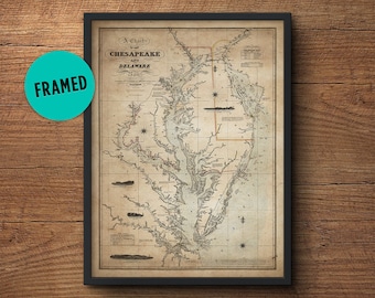Może przedstawiać: Wizerunek oprawionej, zabytkowej mapy zatok Chesapeake i Delaware, wydrukowanej brązowym i czarnym tuszem na kremowym papierze. Mapa nosi tytuł "A Chart of the Chesapeake and Delaware Bays 1865".