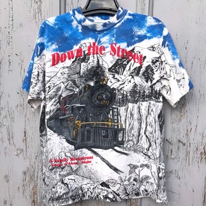 1993 Local Art Shirt / Vintage DOWN THE STREET Coeur d’Alene Idaho Family Restaurant Amazing Shirt Mens Size Medium