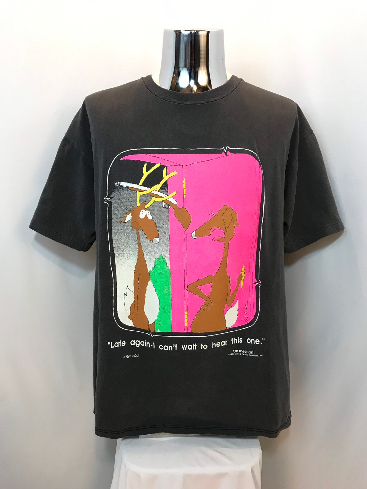 1991 cerf chasse blague T Shirt / Off la laisse drôle Gag Outdoorsman graphique comique Tee pour homme taille XL 1991 T cerf chasse blague T 1991 Shirt / Off la laisse drôle Gag Outdoorsman graphique comique Tee pour homme taille XL 044fbe