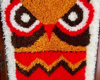 70s Shag OWL Wall Hanging / Vintage Latch Hook Shag Tapestry Wall