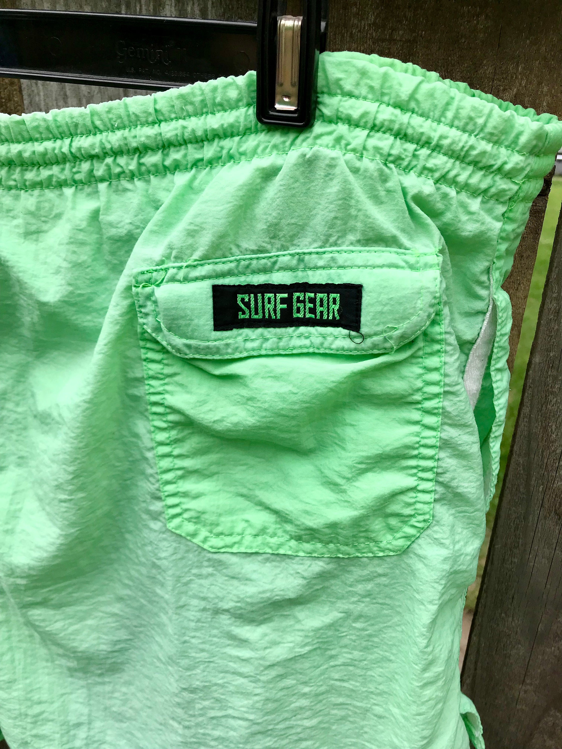Short De Bain Vintage Pipeline Années 90 - Nylon Vert Néon - Taille M - Style Surfeur Plage Rétro