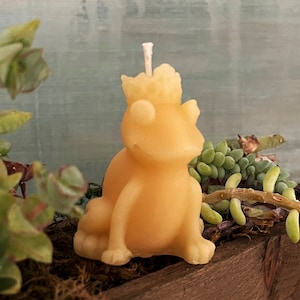 Frog Prince Beeswax Candle / 100% All Natural Bees Wax Candles / Toad King / Kermit / Frogger / Handmade in USA / Pond Creature / Lake Water