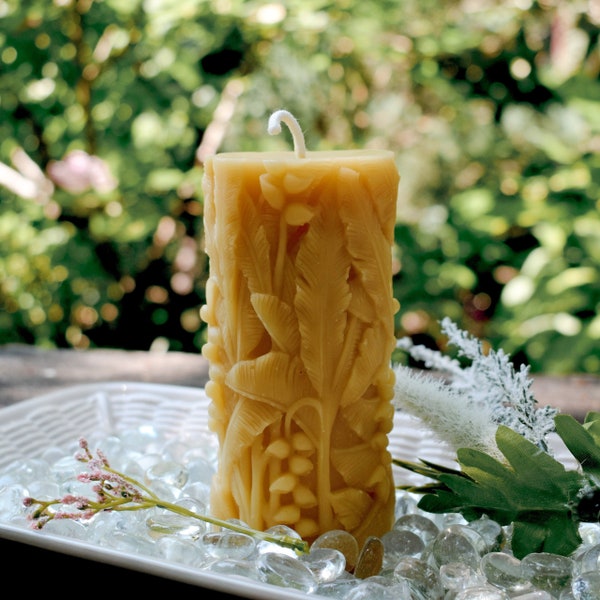 Wild Rainforest Pillar Beeswax Candle / 100% All Natural Bees Wax Pillars / Palm Leaf with Berries / Rain Forest Candles / Adventurer Gift