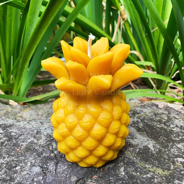 GIANT Pineapple Beeswax Candle / Welcome / Aloha / Luau / Hospitality Housewarming / Fruit / Bees Wax Candles / Yellow All Natural Handmade