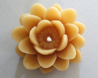Delicate Lotus Flower Candle / 100% Pure and Natural Beeswax Candle / Clean Burning / Birthday / Wedding Events / Summer / Spring Flowers