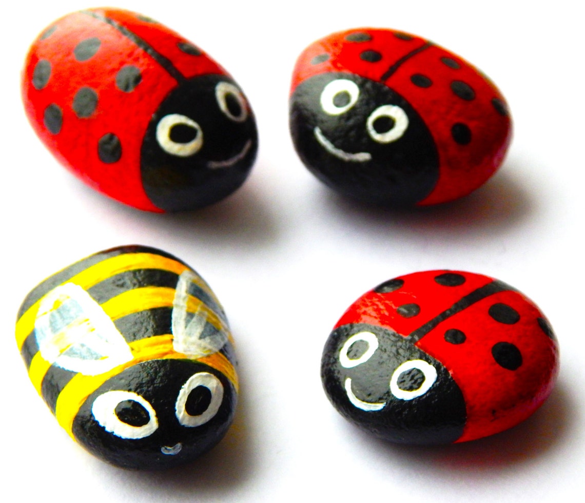 Mariquitas pintadas a mano y piedras de abeja rocas pintadas | Etsy