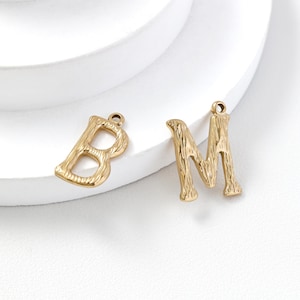 Dije de letra de acero inoxidable, dije de letra grande, dijes de letras martilladas, dije de inicial del alfabeto de bambú, letra personalizada para joyería