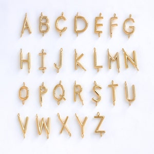Dije de letra de acero inoxidable de 8,5 mm x 5 mm, dijes de letras de oro, fabricación de joyas personalizadas, dije de letra minimalista, 26 conectores de letras